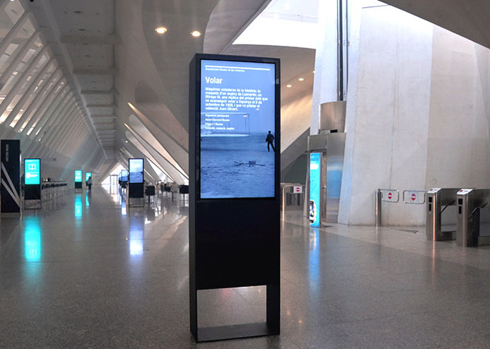 LCD presentation screens